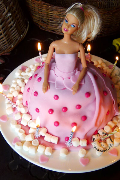 Gâteau d'anniversaire de Barbie