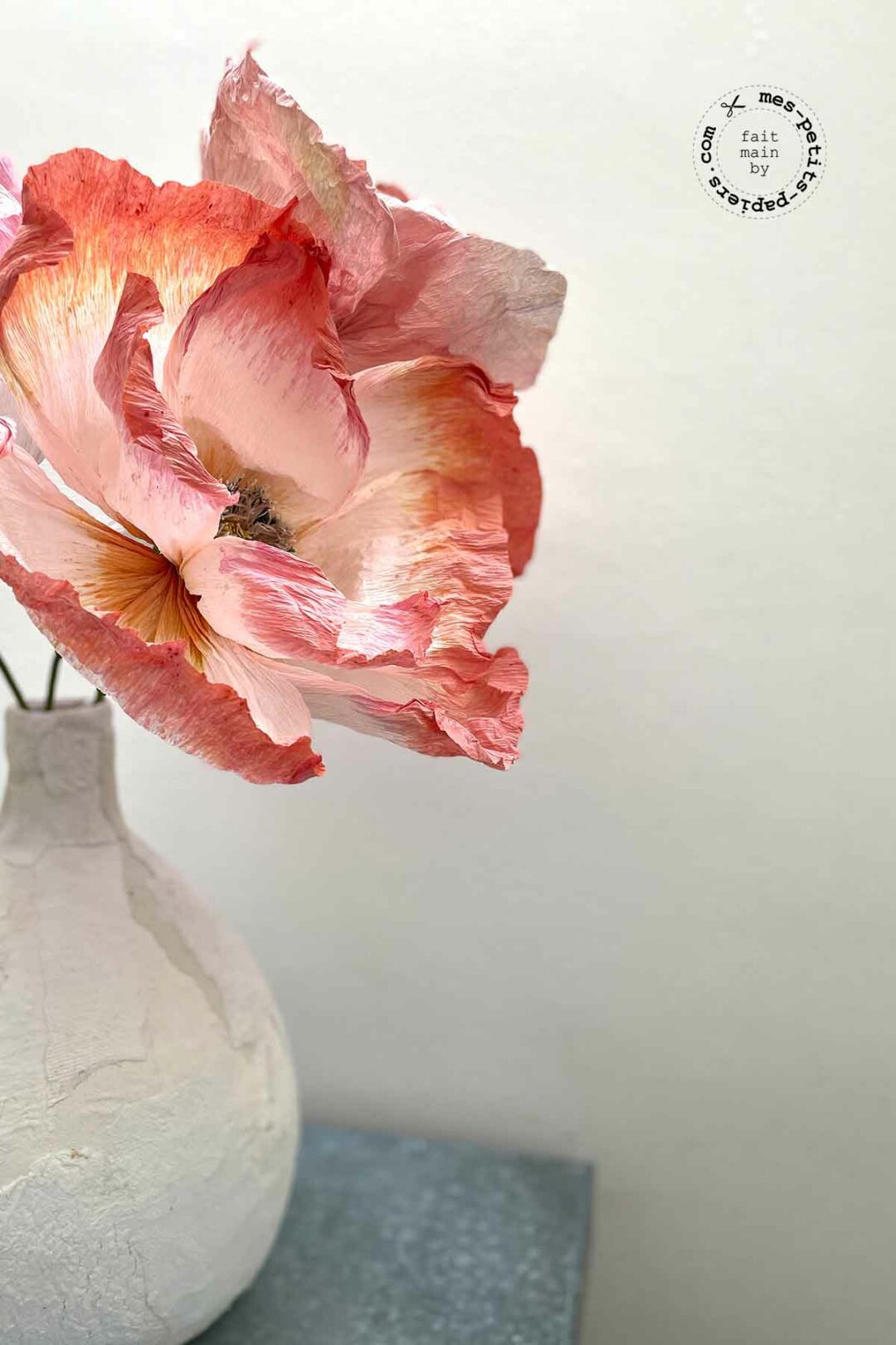 Fleurs en papier crépon créées par mes-petits-papiers.com, Caroline Houël