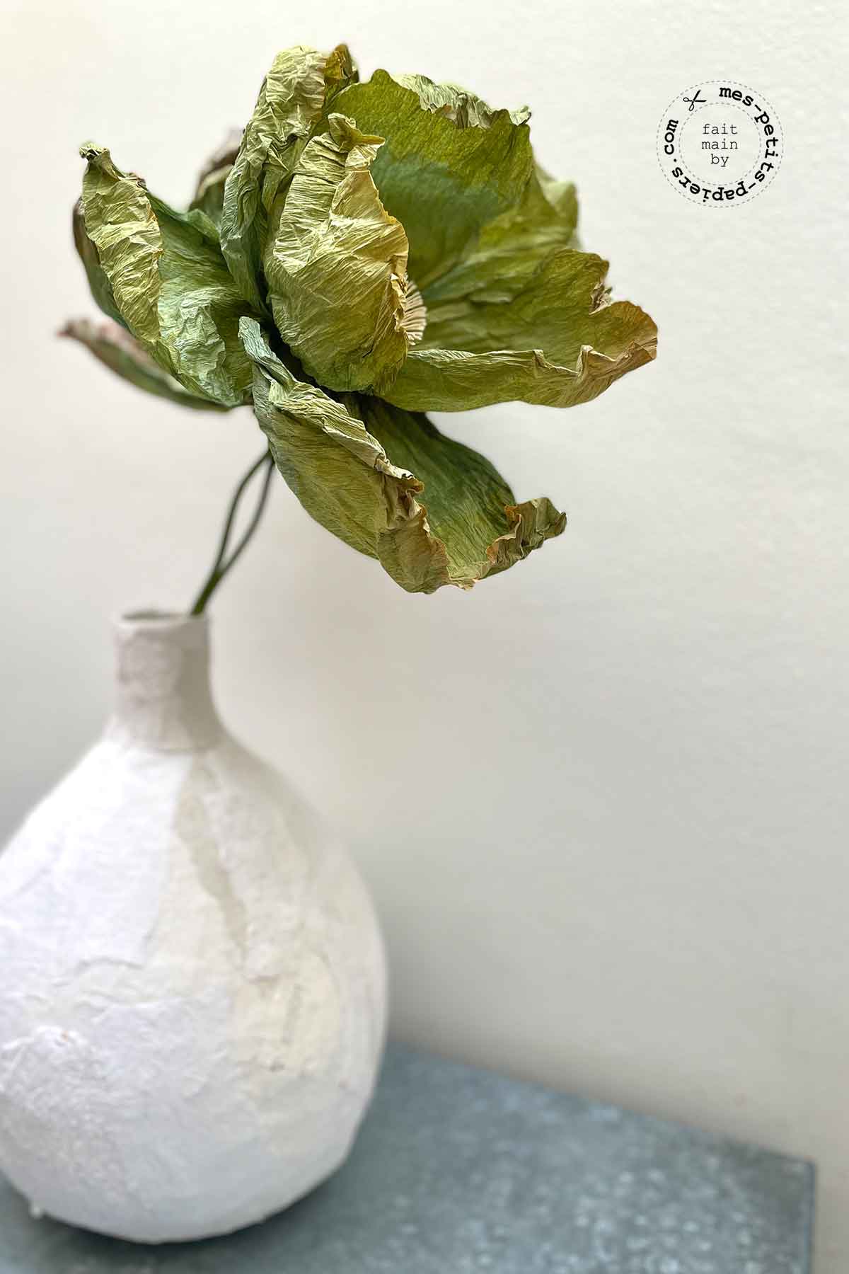 Fleurs en papier crépon créées par mes-petits-papiers.com, Caroline Houël